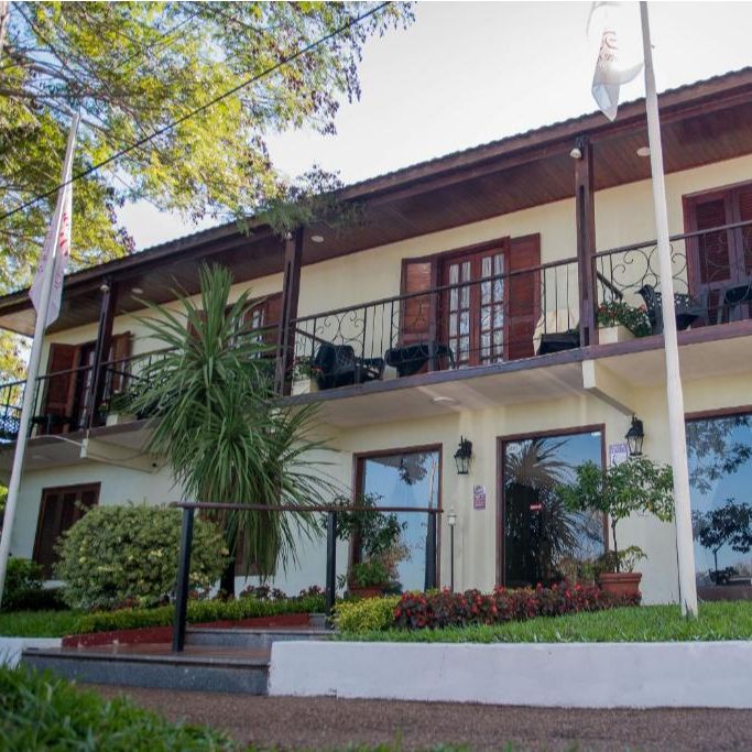 Hotel Vacacional Dayman y Parque Termal Agua Clara