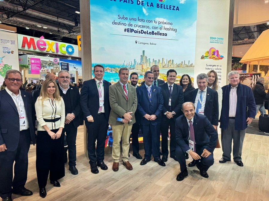 AHRU presente y activa en FITUR 2025: Fortaleciendo lazos y celebrando un siglo de historia