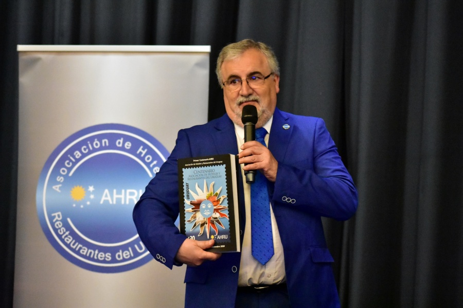 AHRU celebr&oacute; su centenario con una noche de gala, compartimos las palabras del Presidente Francisco Rodr&iacute;guez