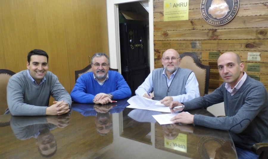 FIRMA CONVENIO MUNDO ALIMENTO