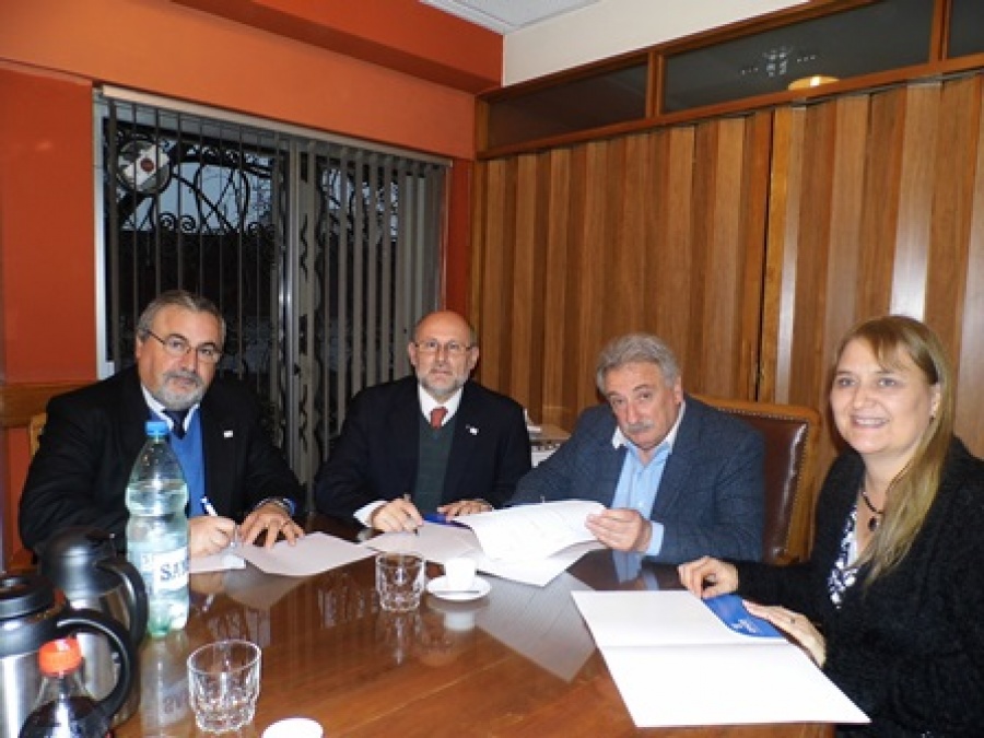AHRU Firm&oacute; convenio con ANDA